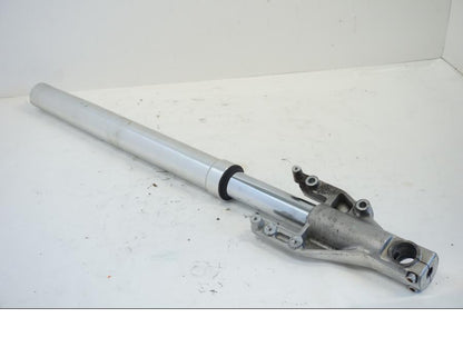 Vänster sida på Gaffelben från en Kawasaki VN 1500 Mean Streak -2002 motorcykel.