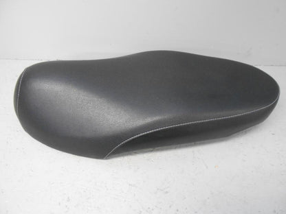 Baksidan på Sadel från en Yamaha Delight -2014 motorcykel.