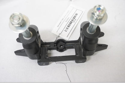 Baksidan på Styrfäste från en Kawasaki Z 900 -2020 motorcykel.