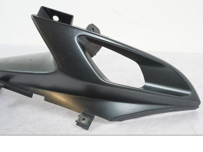 Baksidan på Luftintag från en Suzuki GSX-R 750 -2006 motorcykel.