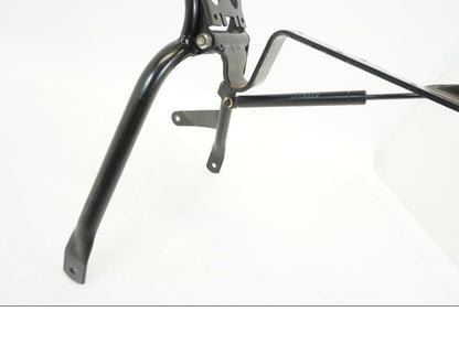 Snett nerifrån på Sadelfäste från en BMW K 1200 LT -2004 motorcykel.