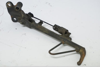 Baksidan på Sidostöd från en Honda VFR 750 -1990 motorcykel.