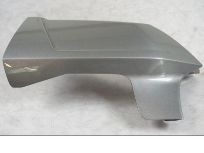 Höger sida på Toppkåpa från en Triumph Tiger Explorer -2013 motorcykel.