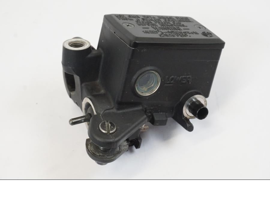 Framsidan på Bromshuvudcylinder från en Yamaha MT-07 -2016 motorcykel.