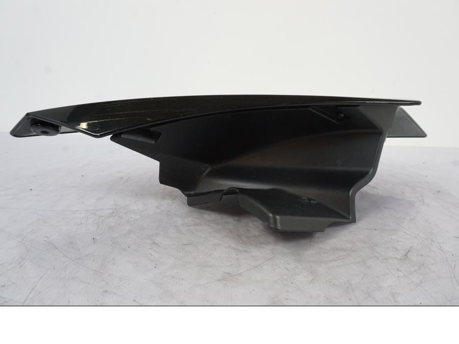 Vänster sida på Kylarvinge från en KTM 990 Super Duke -2006 motorcykel.