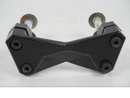 Snett nerifrån på Styrfäste från en Kawasaki Z 750 -2006 motorcykel.