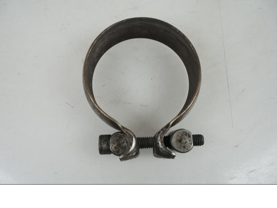 Baksidan på Avgasanslutning från en BMW K 1200 S -2003 motorcykel.