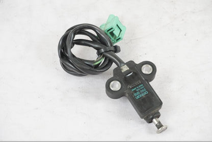 Framsidan på Sidostödsbrytare från en Suzuki GSX-S 1000 -2017 motorcykel.