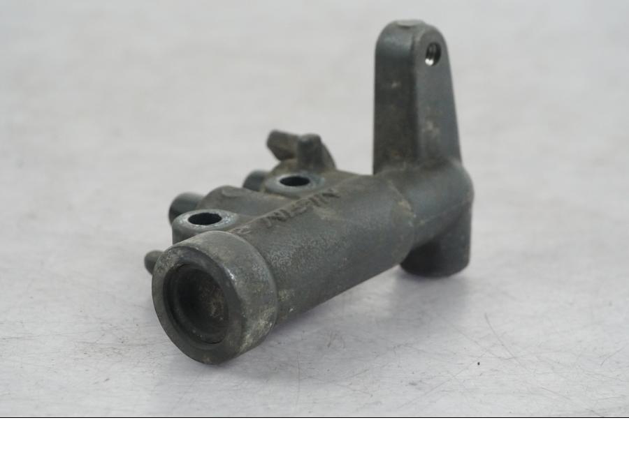 Vänster sida på Bromsfördelare från en Honda CBR 1100 XX -1999 motorcykel.