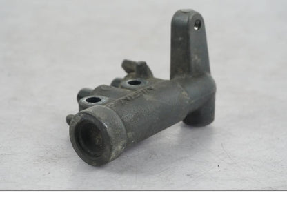 Vänster sida på Bromsfördelare från en Honda CBR 1100 XX -1999 motorcykel.