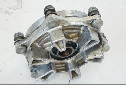 Baksidan på Drevfäste från en Honda CBR 900 RR -2001 motorcykel.