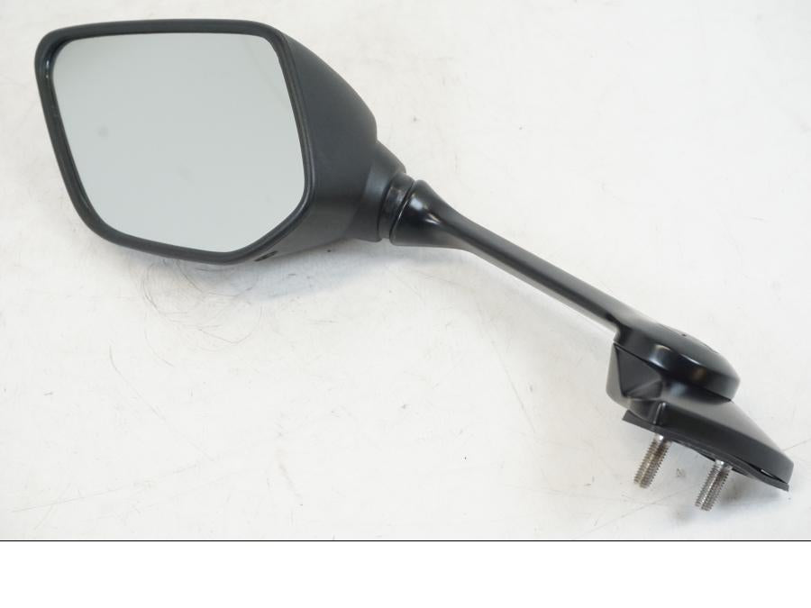 Framsidan på Backspegel från en Yamaha YZF R7 -2022 motorcykel.