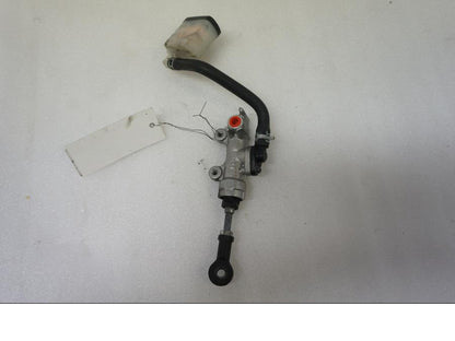 Baksidan på Bromshuvudcylinder från en Suzuki GSX-R 1000 -2007 motorcykel.