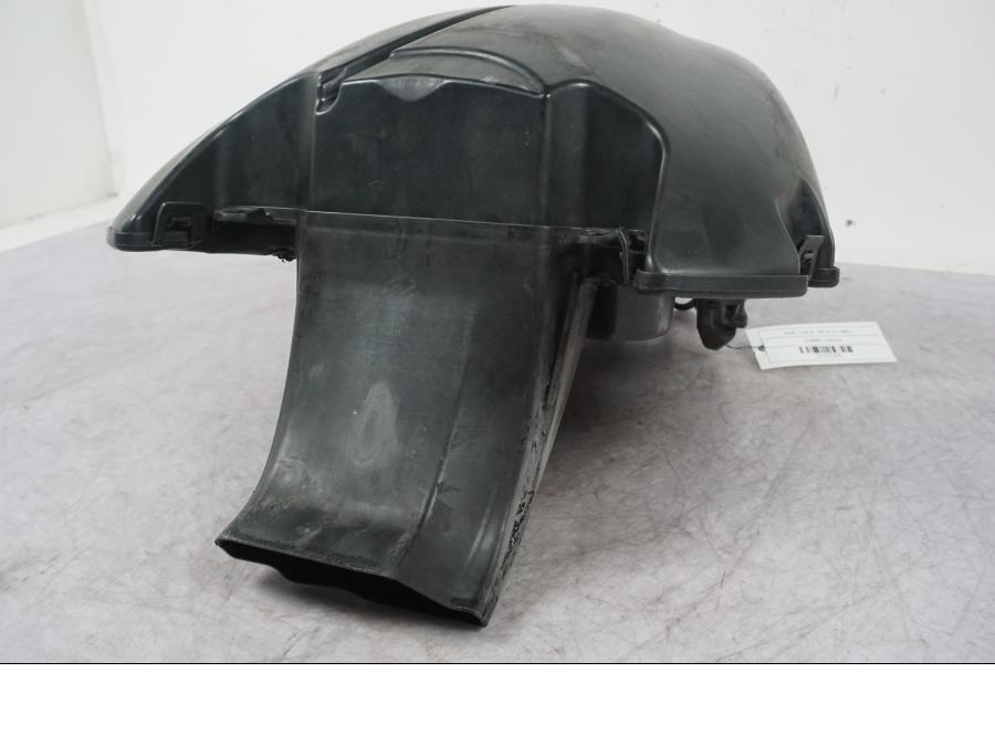 Snett uppifrån på Luftburk från en Buell 1125 R -2008 motorcykel.