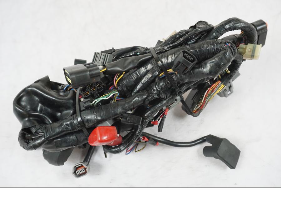 Snett uppifrån på Kabelstam från en Kawasaki ZX-6R -2011 motorcykel.