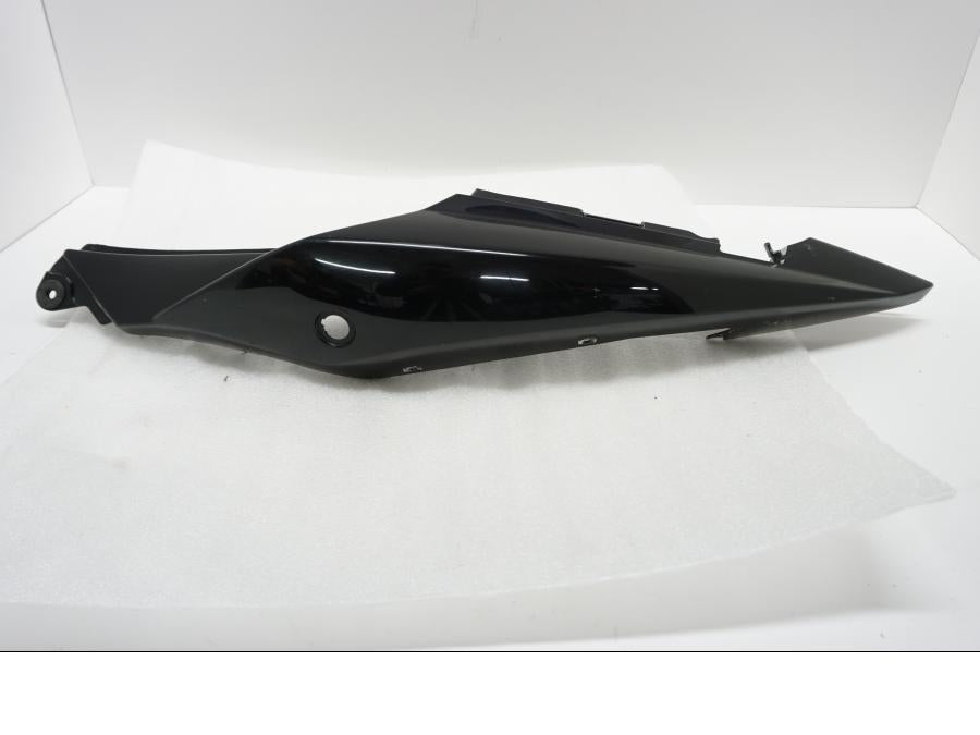 Framsidan på Bakvinge från en Suzuki SV 1000 -2007 motorcykel.