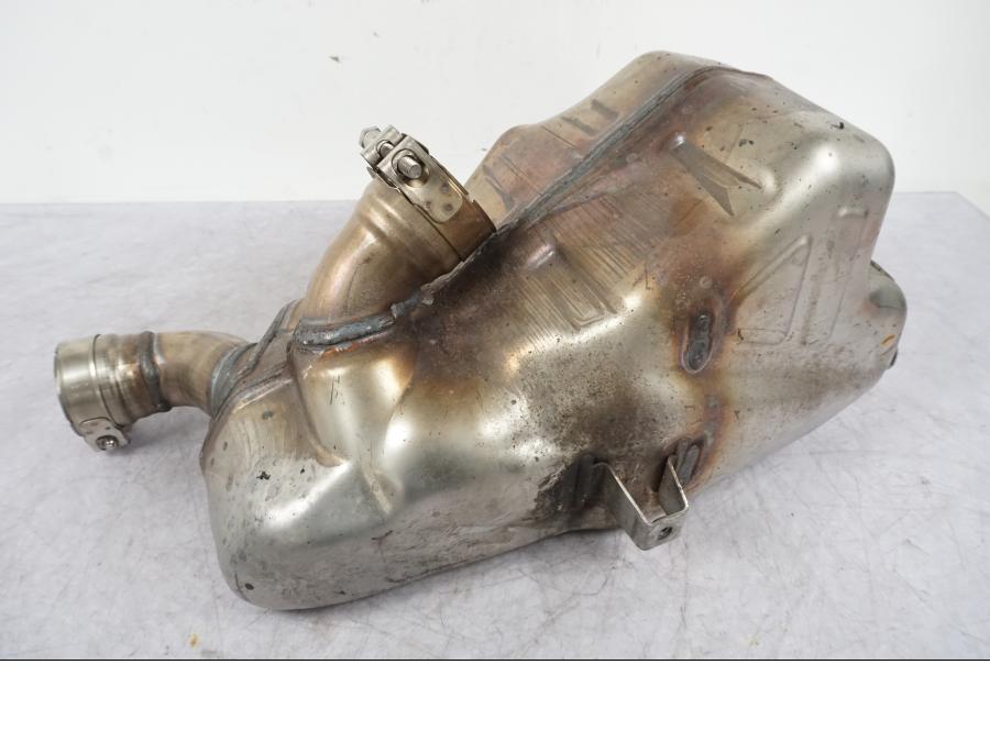 Vänster sida på Mellanburk från en Ducati Multistrada V4 -2024 motorcykel.