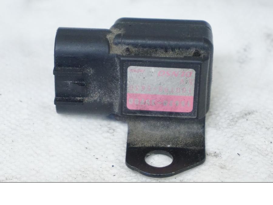 Framsidan på Mapsensor från en Suzuki GSX-R 750 -2001 motorcykel.