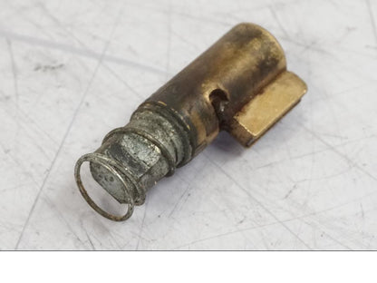 Vänster sida på Låssats från en Suzuki VZ 800 -2000 motorcykel.