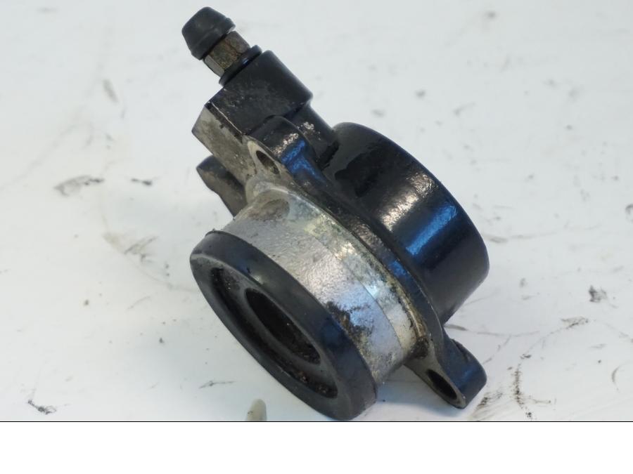 Snett uppifrån på Kopplingslavcylinder från en Yamaha YZF 1000 R -1997 motorcykel.