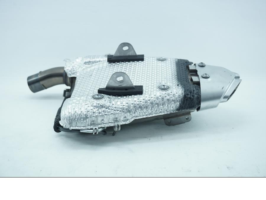 Framsidan på Ljuddämpare från en Kawasaki ZX-6R -2007 motorcykel.