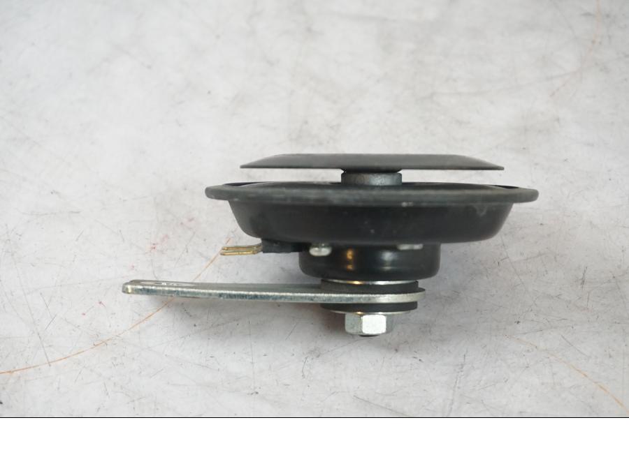 Baksidan på Signalhorn / Tuta från en Yamaha MT 125 -2017 motorcykel.