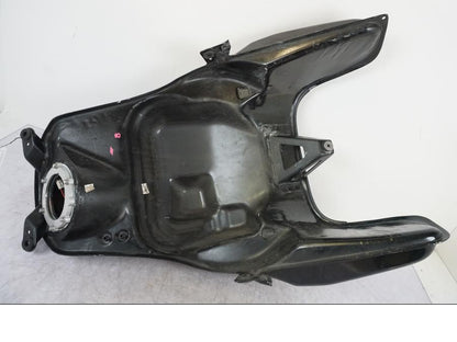 Extrabild3 på Bensintank från en Triumph Tiger -2009 motorcykel.