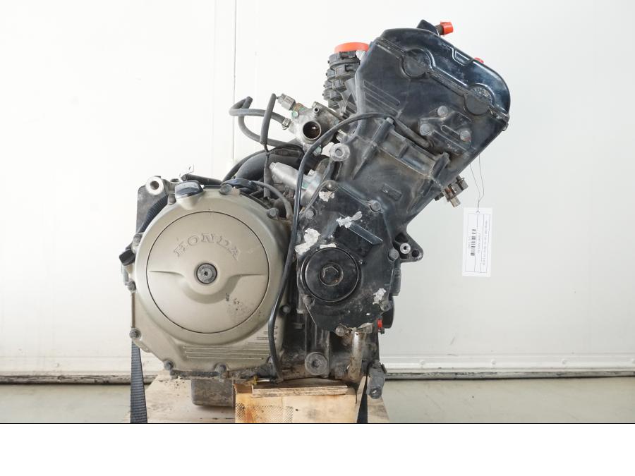 Framsidan på Motor från en Honda CBR 1100 XX -1999 motorcykel.