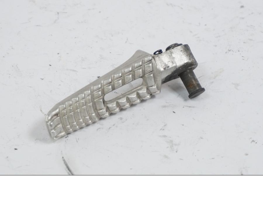 Baksidan på Fotpinne från en Suzuki GSX-R 1000 -2008 motorcykel.