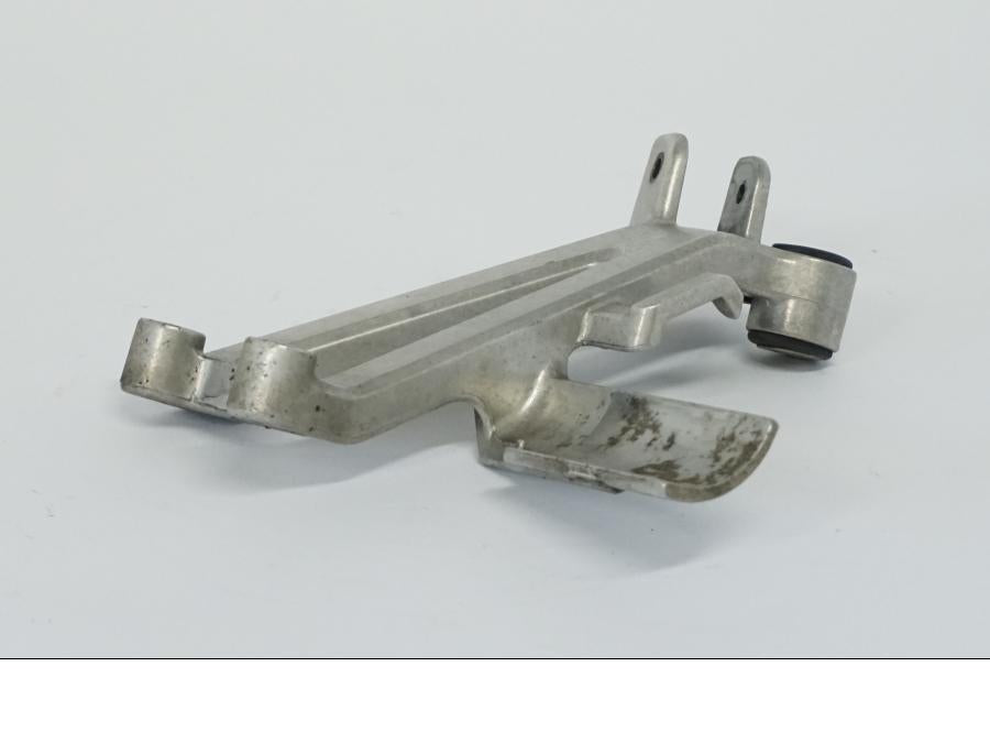 Höger sida på Fotpinnefäste från en Honda CBR 600 -1998 motorcykel.