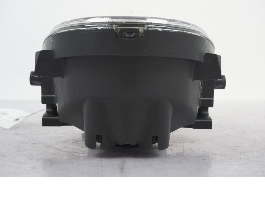 Höger sida på Strålkastare från en Suzuki GSF 1250 -2010 motorcykel.