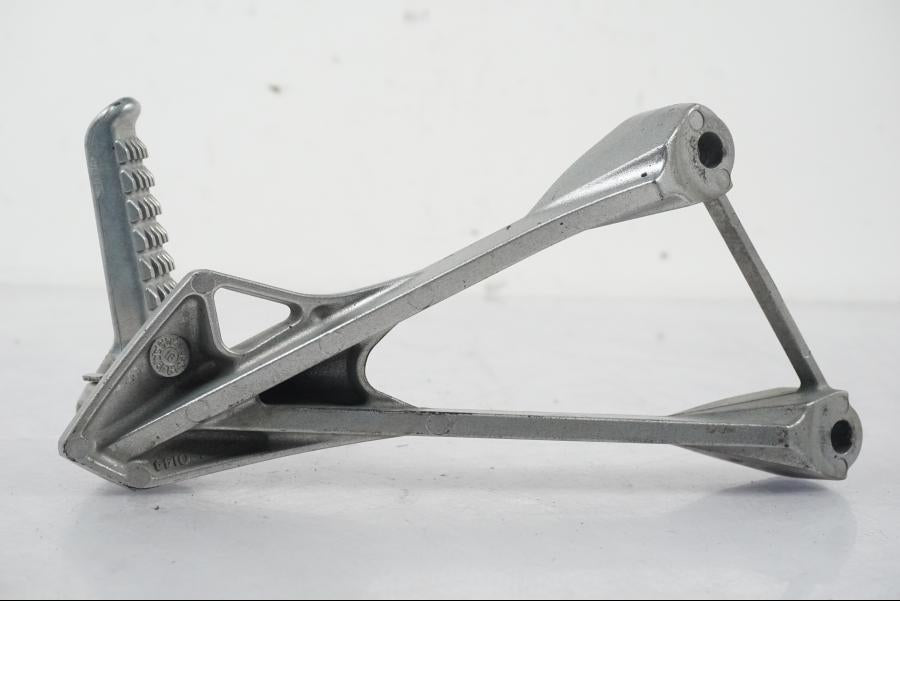 Snett uppifrån på Fotpinne från en Kawasaki ZX-6R -2005 motorcykel.