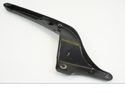 Höger sida på Bakskärmstag från en Suzuki VL 1500 -1999 motorcykel.