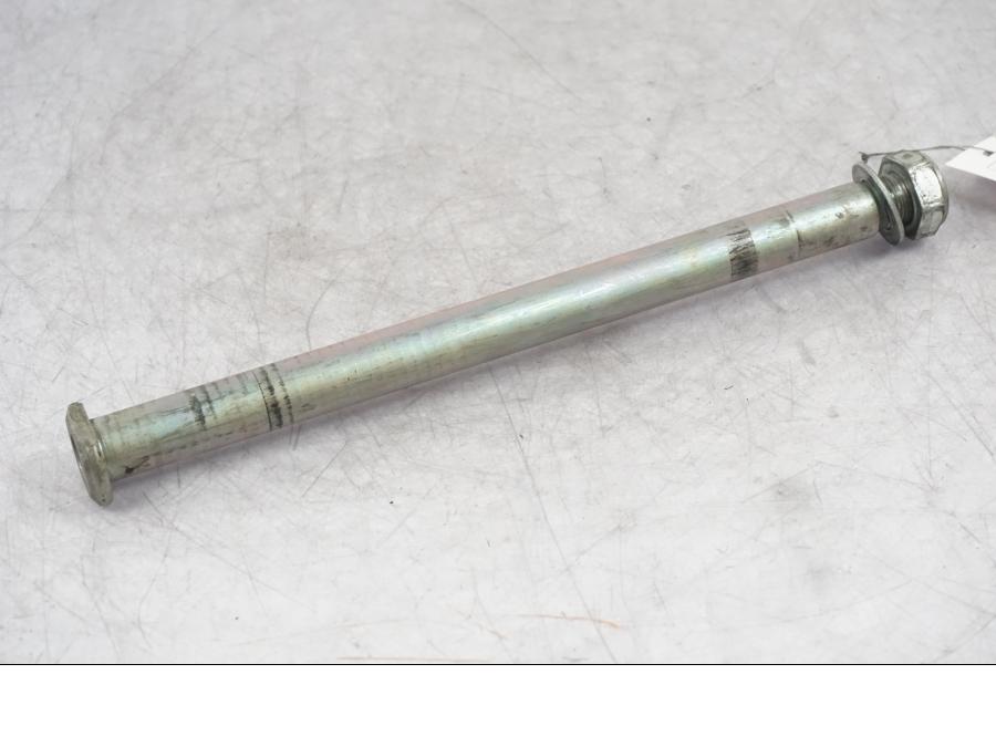 Framsidan på Axel från en Yamaha MT-09 -2016 motorcykel.