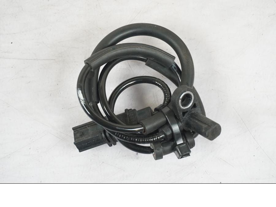 Snett uppifrån på ABS givare från en Kawasaki Z 900 -2019 motorcykel.