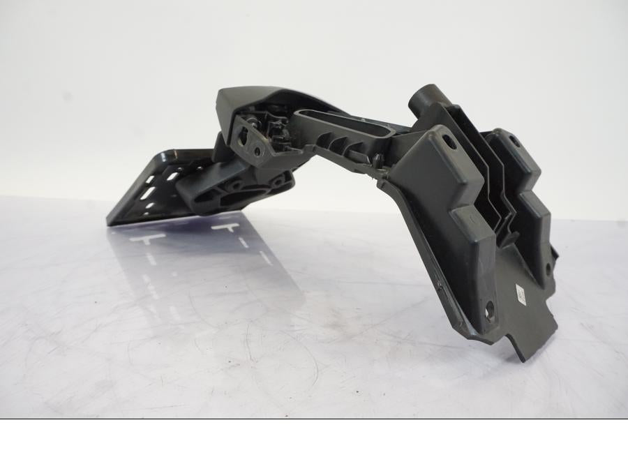 Snett uppifrån på Baklampa från en BMW S 1000 XR -2019 motorcykel.