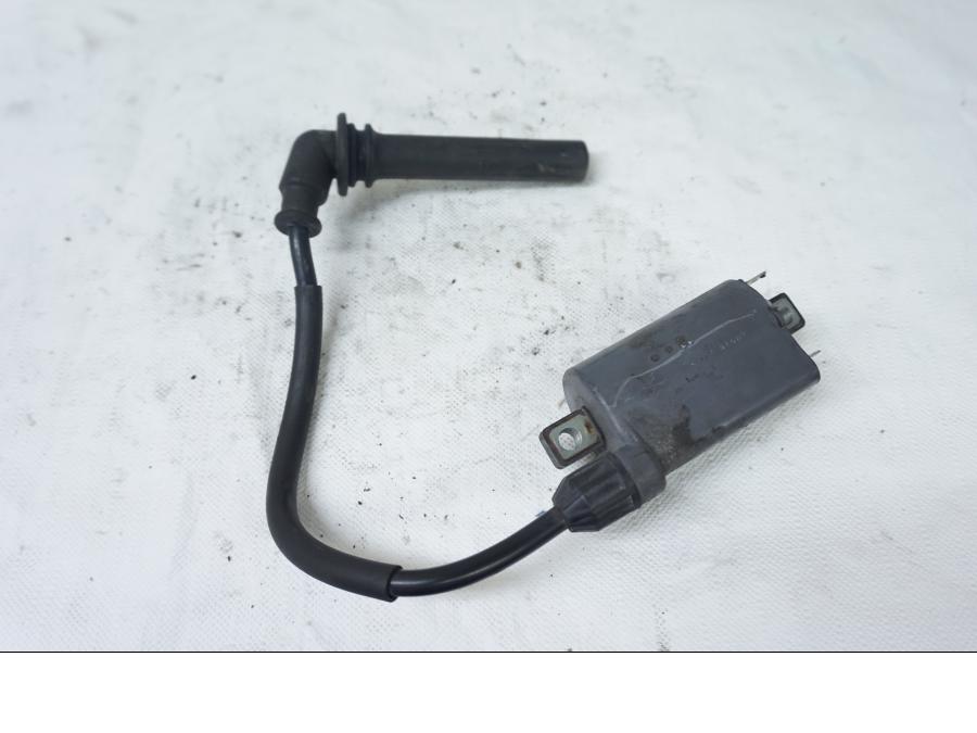 Framsidan på Tändspole från en Kawasaki VN 800 -1996 motorcykel.