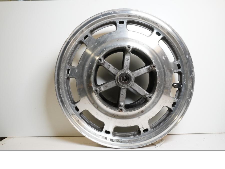 Extrabild3 på Fälg från en Honda GL 1500 -1998 motorcykel.