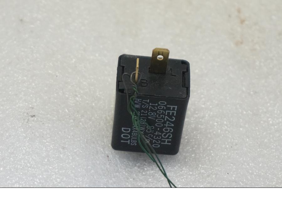 Framsidan på Blinkersrelä från en Suzuki SV 650 -2016 motorcykel.