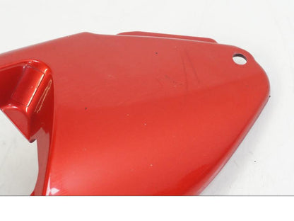 Snett uppifrån på Bakvinge från en Kawasaki ER-6F -2016 motorcykel.