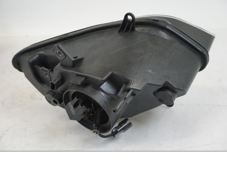 Snett uppifrån på Strålkastare från en BMW R 1200 RS -2014 motorcykel.