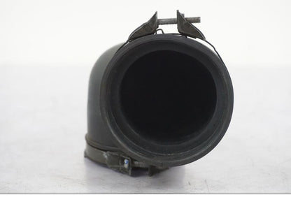 Baksidan på Luftrör från en Yamaha XVS 1100 -2004 motorcykel.