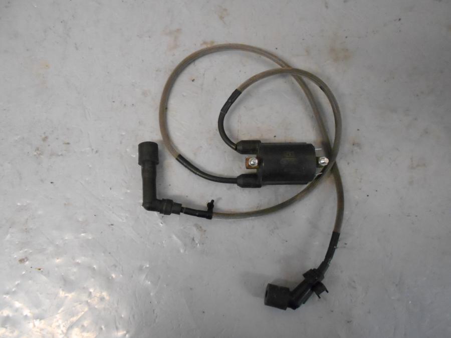 Framsidan på Tändspole från en Kawasaki VN 1600 Mean Streak -2007 motorcykel.