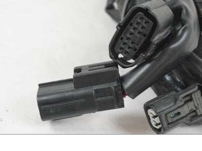 Vänster sida på Kablage från en Yamaha MT-07 -2019 motorcykel.