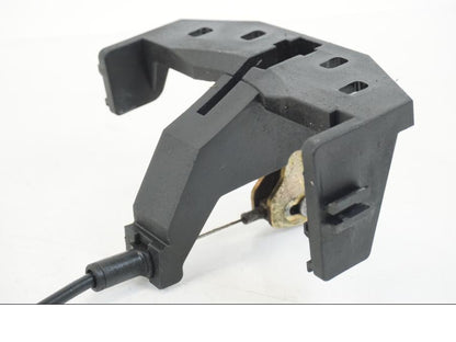 Snett nerifrån på Sadellåsmekanism från en BMW K 1200 LT -2004 motorcykel.