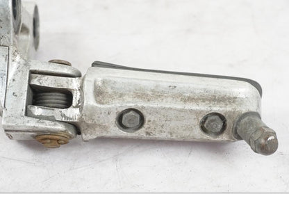 Vänster sida på Fotpinne från en Honda CBR 1000 F -1989 motorcykel.