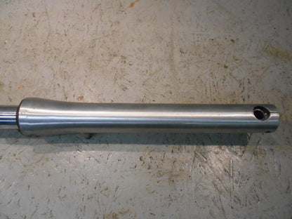 Baksidan på Gaffelben från en Suzuki VS 750 Intruder -1986 motorcykel.