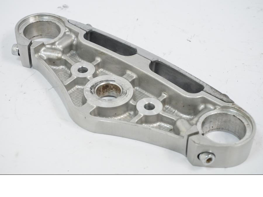 Snett uppifrån på Gaffelkrona från en Kawasaki VN 1500 -2002 motorcykel.