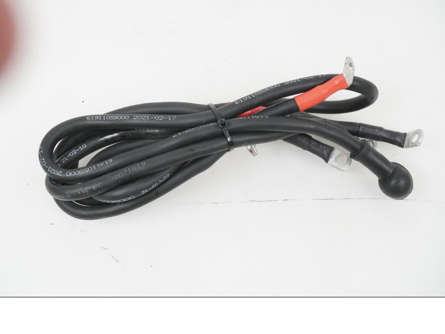 Baksidan på Kablage från en KTM 1290 Super Adventure S -2022 motorcykel.