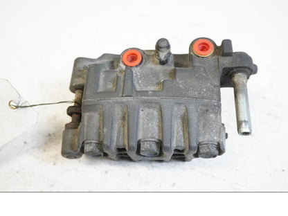 Baksidan på Bromsok från en Honda CBR 1100 XX -1999 motorcykel.